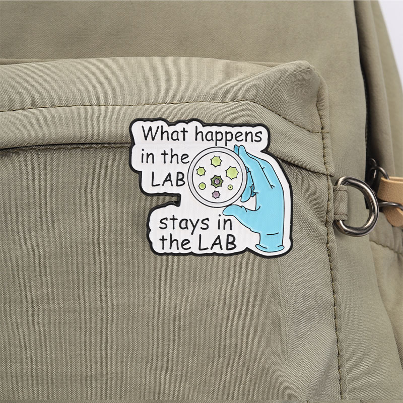 دبابيس وشارات طية الصدر بتصميم - مراجعة Medical Lab Humor وسعره