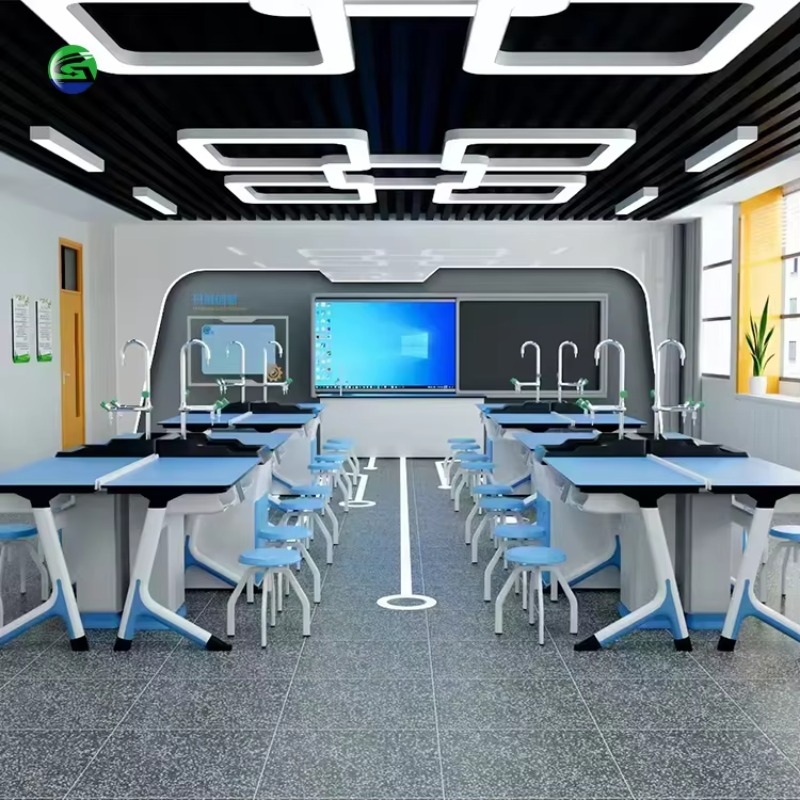 منصة تجارب معملية حديثة من الف - مراجعة Medical Lab Center وسعره