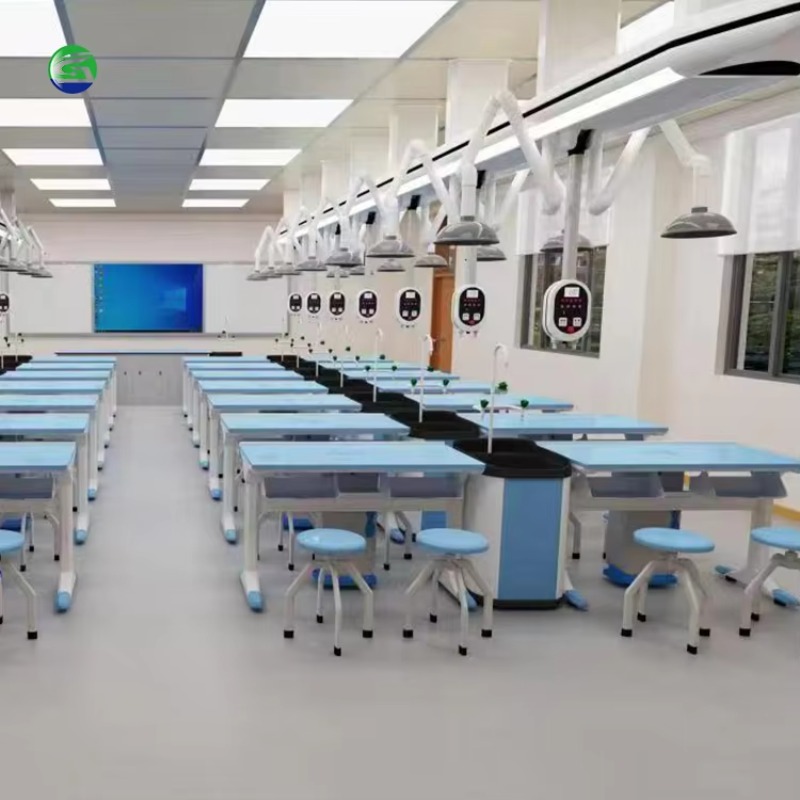 منصة تجارب معملية حديثة من الف - مراجعة Medical Lab Center وسعره